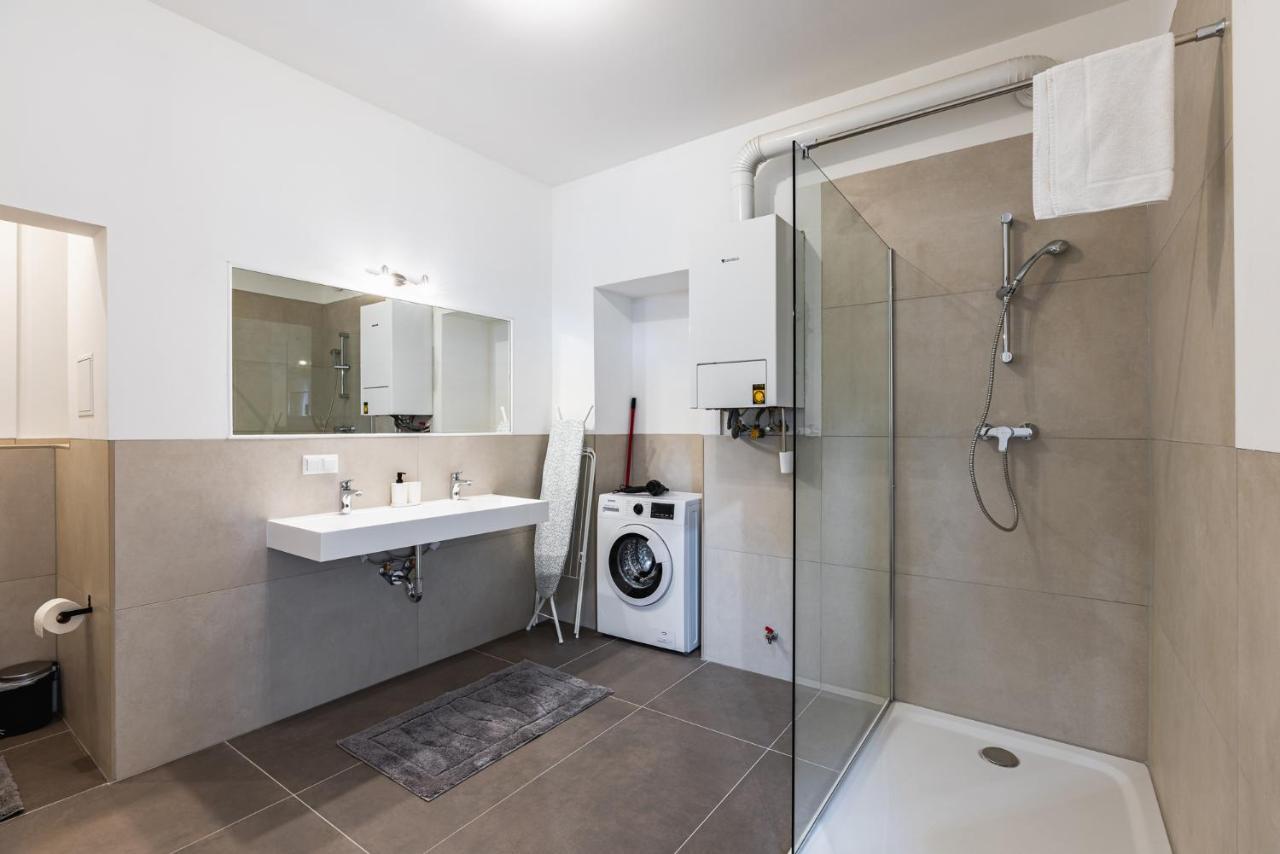 Newley Renovated Apartment Next To Hannovermarkt Wenen Buitenkant foto